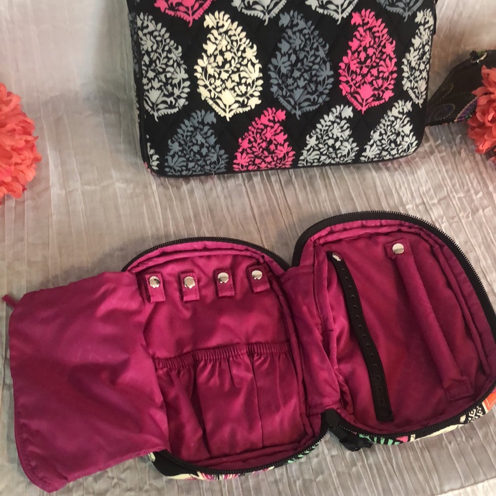 VERA BRADLEY lot 3 travel bags-tablet case, electronics cords storage & luggage - Picture 9 of 16